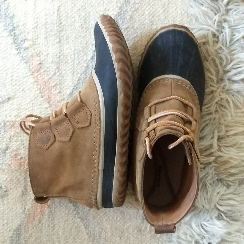 Sorel out and about leather duck boots
